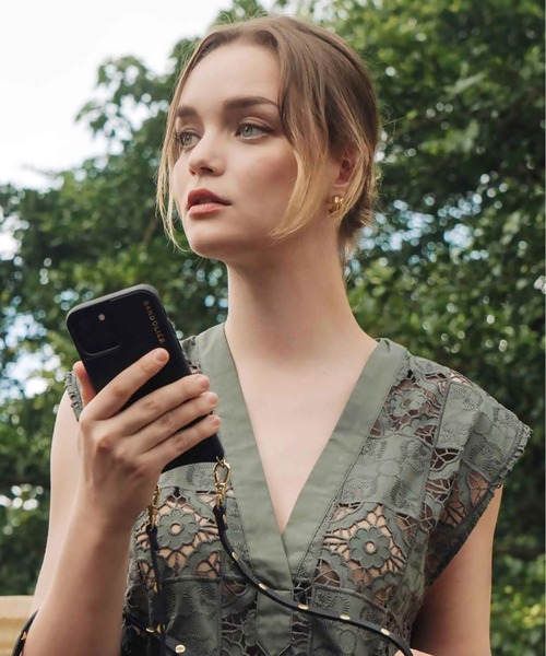 BANDOLIER（バンドリヤー）の「【BANDOLIER】SARAH GOLD iPhone13 iPhone12 iPhone12Pro iPhoneSE,iPhone6,iPhone7,iPhone8（スマホケース/カバー・レディース・ブラック・iPhone 7/8/SE(第2/第3世代)/iPhone 13/iPhone 12/12 Pro/iPhone 15 Pro/iPhone 15/iPhone 13 Pro）」の7枚目の写真
