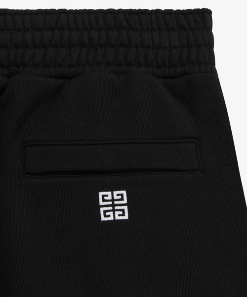 GIVENCHY(ジバンシイ)の「Bermuda shorts in embroidered fleece(その他パンツ・メンズ・ブラック・SMALL/MEDIUM/LARGE/X-LARGE/X-SMALL)」の3枚目の写真