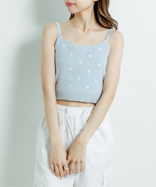 OLIVE des OLIVE（オリーブデオリーブ）の「花刺繍キャミソール（キャミソール・レディース・オフホワイト/ブラック/サックスブルー・FREE）」の11枚目の写真