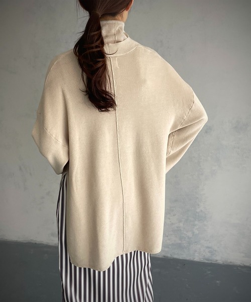 &g'aime（アンジェム）の「【&g’aime】Uネックルーズニット（ニット/セーター・レディース・チャコール/パープル/アイボリー・FREE）」の16枚目の写真