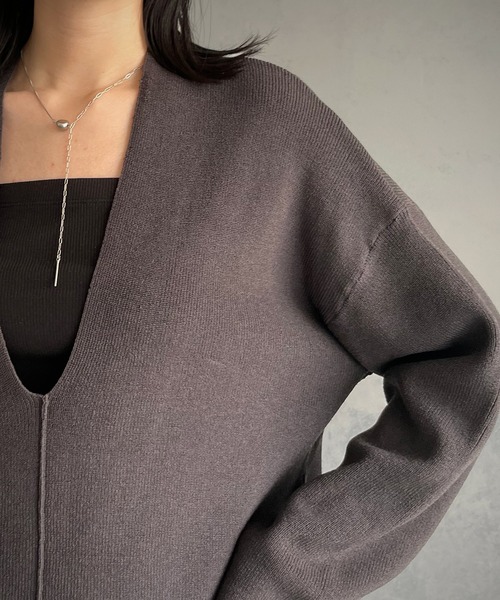 &g'aime（アンジェム）の「【&g’aime】Uネックルーズニット（ニット/セーター・レディース・チャコール/パープル/アイボリー・FREE）」の6枚目の写真