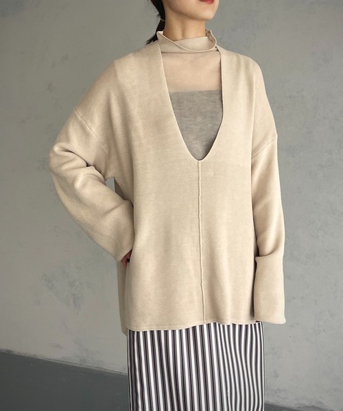 &g'aime（アンジェム）の「【&g’aime】Uネックルーズニット（ニット/セーター・レディース・チャコール/パープル/アイボリー・FREE）」の4枚目の写真