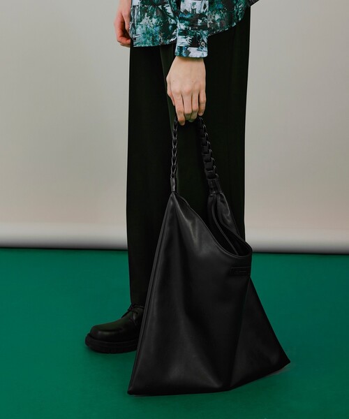 美品　tk.TAKEO KIKUCHI フロシキバッグ 黒 A4 レザー tk.TAKEO KIKUCHI（ティーケータケオキクチ）の「◇フロシキ
