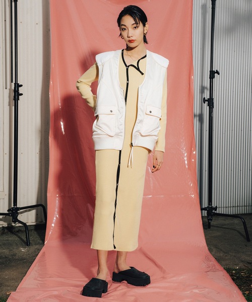 led.tokyo（レッドトウキョウ）の「【led.tokyo】MA1ミリタリーベスト（ベスト・レディース・ブラック/アイボリー・FREE）」の4枚目の写真