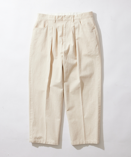 FARAH(ファーラー)の「【FARAH×JOURNAL STANDARD / ファーラー】 別注 ツータックパンツ(デニムパンツ・メンズ・アイボリー/チャコールグレー/ブラック系その他/ウッド・34/30/32)」の2枚目の写真