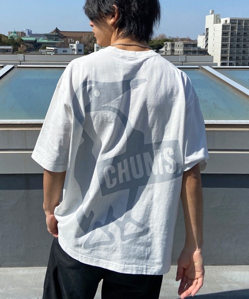 CHUMS(チャムス)の「CHUMS/チャムス ブービーロゴ オーバーサイズ バックプリントTシャツ/半袖Tシャツ CH01-2167(Tシャツ/カットソー・メンズ・ブラック/オレンジ/ホワイト×ネイビー/ホワイト・M/L/XL)」の2枚目の写真
