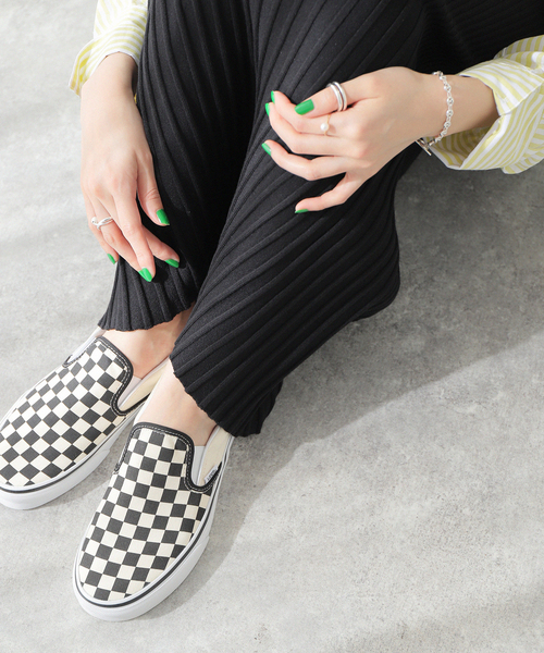 VANS（バンズ）の「【VANS/ヴァンズ】CLASSIC SLIP-ON：スニーカー（スニーカー・レディース・ホワイト・23cm/23.5cm/24cm/24.5cm/25cm）」の10枚目の写真
