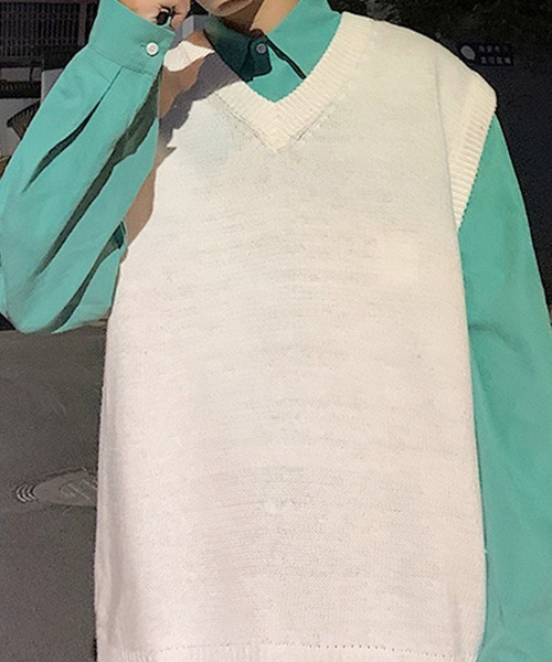 SEN TOKYO（セントーキョー）の「テクニックいらずで即こなれ感。ルーズVネックニットベスト（ベスト・メンズ・ホワイト/ブラック/ブルー・M/L/XL/XXL）」の16枚目の写真