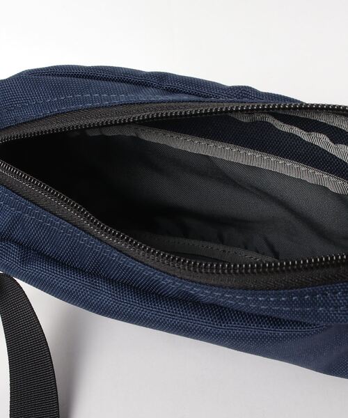 CHUMS（チャムス）の「CHUMS/チャムス ウエストバッグ SHOULDER POUCH リサイクルショルダーポーチ CH60-3539（ボディバッグ/ウエストポーチ・メンズ・ブラック/ホワイト/ブラウン/ネイビー/グレイッシュベージュ/カラフル/ホワイト系その他/ブラック×ホワイト・FREE）」の13枚目の写真