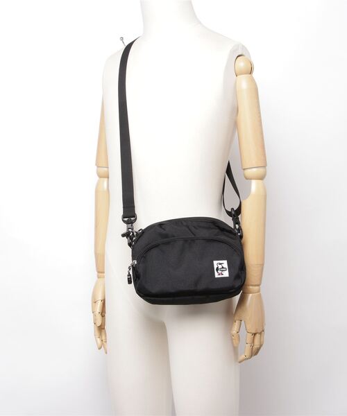CHUMS（チャムス）の「CHUMS/チャムス ウエストバッグ SHOULDER POUCH リサイクルショルダーポーチ CH60-3539（ボディバッグ/ウエストポーチ・メンズ・ブラック/ホワイト/ブラウン/ネイビー/グレイッシュベージュ/カラフル/ホワイト系その他/ブラック×ホワイト・FREE）」の16枚目の写真