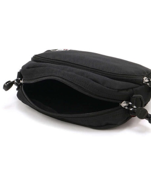 CHUMS（チャムス）の「CHUMS/チャムス ウエストバッグ SHOULDER POUCH リサイクルショルダーポーチ CH60-3539（ボディバッグ/ウエストポーチ・メンズ・ブラック/ホワイト/ブラウン/ネイビー/グレイッシュベージュ/カラフル/ホワイト系その他/ブラック×ホワイト・FREE）」の22枚目の写真