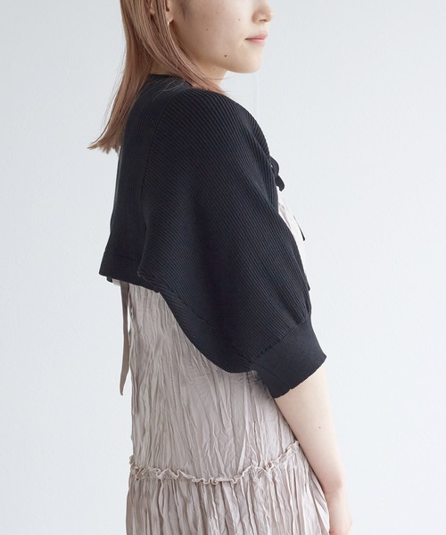 w closet（ダブルクローゼット）の「【SETアイテム】ボレロカーディガン&ニットキャミソール（カーディガン/ボレロ・レディース・ブラック/オフホワイト/ピンク/サックスブルー/オレンジ・FREE）」の9枚目の写真