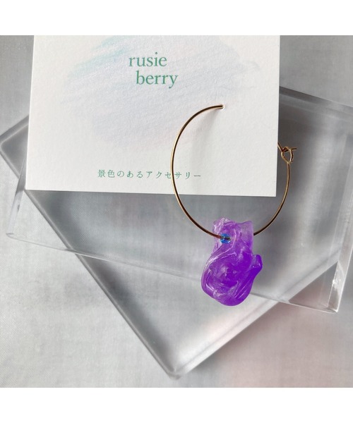 tone（トーン）の「【rusieberry】Gummy パープル　片耳フープピアス(MA)（ピアス（両耳用）・レディース・パープル・FREE）」の5枚目の写真