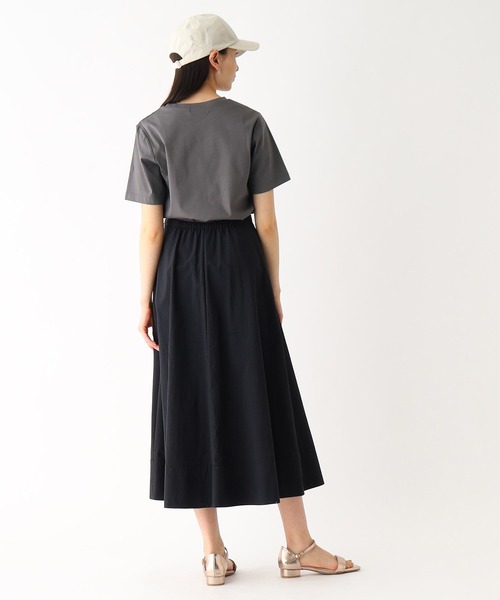 OPAQUE.CLIP(オペークドットクリップ)の「◆シルク調コットン ベーシックTシャツ【UV/接触冷感/イージーケア/洗濯機洗い可】(Tシャツ/カットソー・レディース・キャメル/ブラック/ライトブルー/ホワイト系/チャコールグレー・36/38/40/42/34)」の6枚目の写真