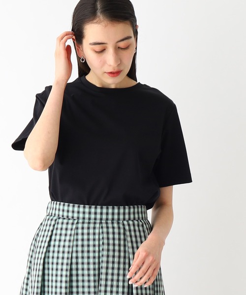 OPAQUE.CLIP(オペークドットクリップ)の「◆シルク調コットン ベーシックTシャツ【UV/接触冷感/イージーケア/洗濯機洗い可】(Tシャツ/カットソー・レディース・キャメル/ブラック/ライトブルー/ホワイト系/チャコールグレー・36/38/40/42/34)」の13枚目の写真