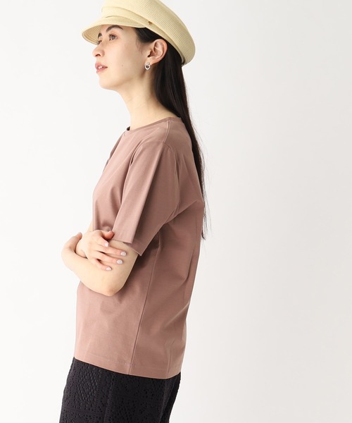 OPAQUE.CLIP(オペークドットクリップ)の「◆シルク調コットン ベーシックTシャツ【UV/接触冷感/イージーケア/洗濯機洗い可】(Tシャツ/カットソー・レディース・キャメル/ブラック/ライトブルー/ホワイト系/チャコールグレー・36/38/40/42/34)」の20枚目の写真