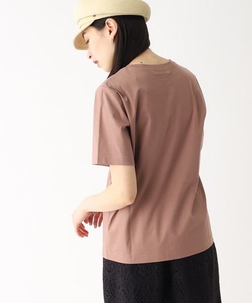 OPAQUE.CLIP(オペークドットクリップ)の「◆シルク調コットン ベーシックTシャツ【UV/接触冷感/イージーケア/洗濯機洗い可】(Tシャツ/カットソー・レディース・キャメル/ブラック/ライトブルー/ホワイト系/チャコールグレー・36/38/40/42/34)」の21枚目の写真
