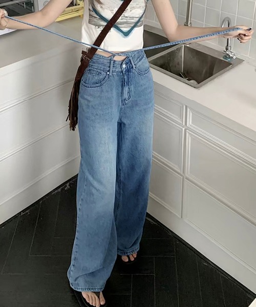 NinaetLina(ニナエリナ)の「ウォッシュドデニムパンツ(デニムパンツ・レディース・サックスブルー・M/XL/S/L)」の2枚目の写真