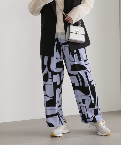 N.(N. Natural Beauty Basic)(エヌエヌナチュラルビューティーベーシック)の「◆キカ柄リラックスストレートパンツ(その他パンツ・レディース・ブルー/モカ・MEDIUM)」の1枚目の写真