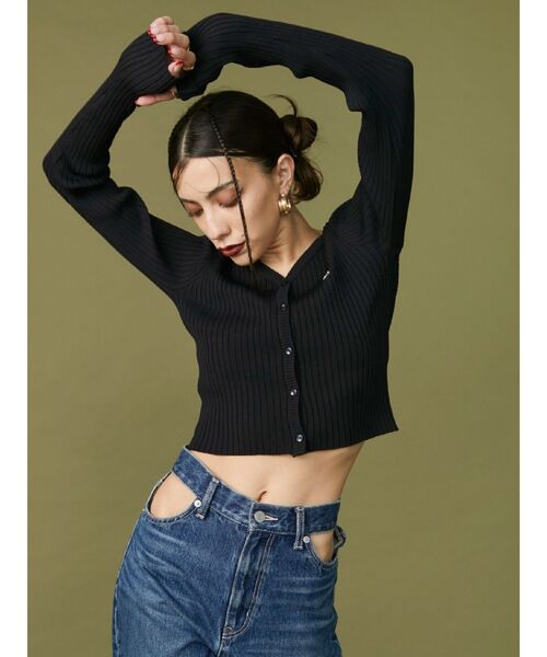 EVRIS（エヴリス）の「ワンポイントフロントボタンニットトップス（カーディガン/ボレロ・レディース・ブラック/アイボリー/ブルー・FREE）」の5枚目の写真