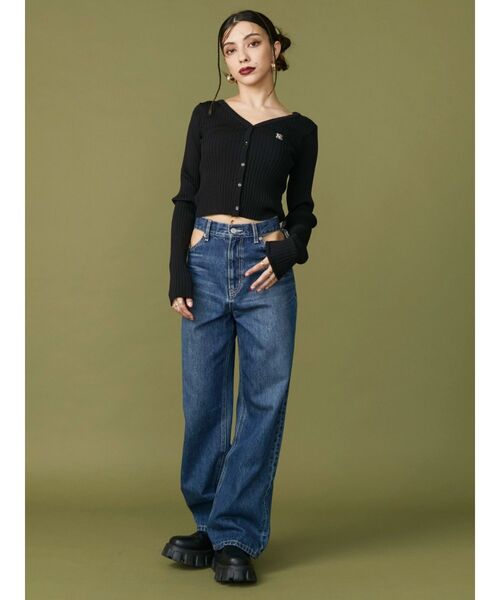 EVRIS（エヴリス）の「ワンポイントフロントボタンニットトップス（カーディガン/ボレロ・レディース・ブラック/アイボリー/ブルー・FREE）」の6枚目の写真