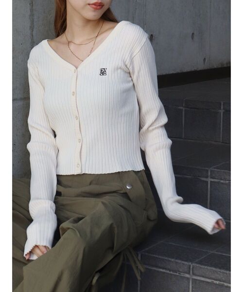 EVRIS（エヴリス）の「ワンポイントフロントボタンニットトップス（カーディガン/ボレロ・レディース・ブラック/アイボリー/ブルー・FREE）」の8枚目の写真