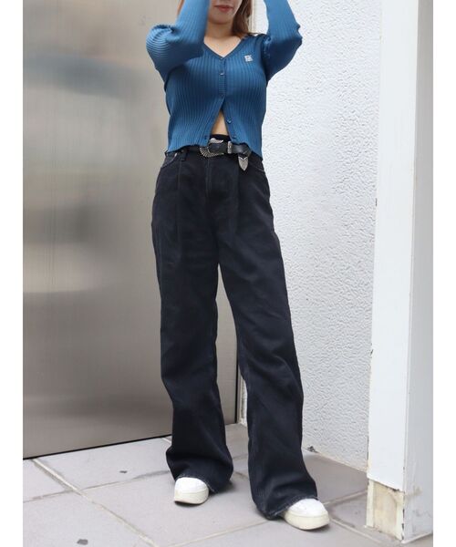 EVRIS（エヴリス）の「ワンポイントフロントボタンニットトップス（カーディガン/ボレロ・レディース・ブラック/アイボリー/ブルー・FREE）」の16枚目の写真