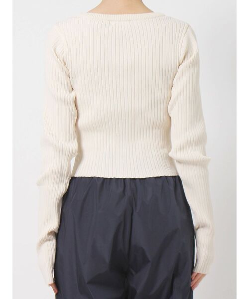 EVRIS（エヴリス）の「ワンポイントフロントボタンニットトップス（カーディガン/ボレロ・レディース・ブラック/アイボリー/ブルー・FREE）」の18枚目の写真