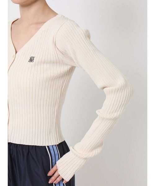 EVRIS（エヴリス）の「ワンポイントフロントボタンニットトップス（カーディガン/ボレロ・レディース・ブラック/アイボリー/ブルー・FREE）」の22枚目の写真