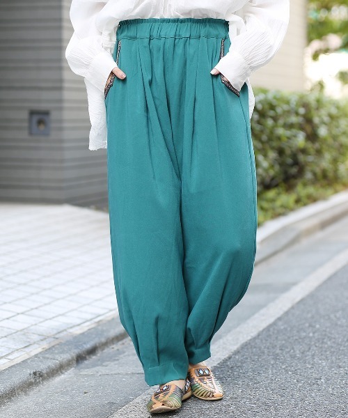 チチカカ(チチカカ)の「ピーチスキンエッグタックパンツ(その他パンツ・レディース・マスタード/ブラウン/ブルーグリーン/ブラック/オレンジ/カーキ/ベージュ/パープル/チャコールグレー・MEDIUM/LARGE)」の6枚目の写真