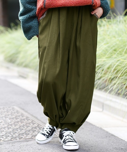 チチカカ(チチカカ)の「ピーチスキンエッグタックパンツ(その他パンツ・レディース・マスタード/ブラウン/ブルーグリーン/ブラック/オレンジ/カーキ/ベージュ/パープル/チャコールグレー・MEDIUM/LARGE)」の5枚目の写真