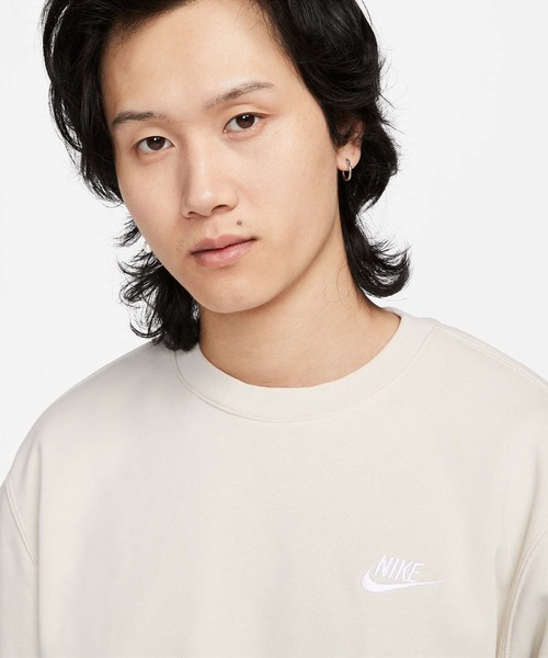 NIKE(ナイキ)の「NIKE AS M NSW CLUB CRW FT BV2667(スウェット・メンズ・ベージュ/グレー/ブラック・X-LARGE/XX-LARGE/LARGE/MEDIUM)」の5枚目の写真
