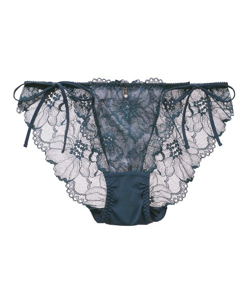 tutuanna（チュチュアンナ）の「ショーツレディース [特盛ブラ]シャルマンノワールヒモショーツ（ショーツ・レディース・オフホワイト/ピンク/ブラック/パープル系その他/ピンク系その他/オレンジ/ネイビー/サンドベージュ/ラベンダー/グレイッシュブルー/ダークグリーン/グリーン/ライトグレー/エンジ/コーラルピンク/イエロー/クリーム/ブルー系その他/ミント/黄土色系1/ダークブルー/セージグリーン/ローズ/マスタード/ダークグリーン系1/ダークパープル/ダークブラック/グリーン系4/ピンク系その他7/サーモンピンク/グリーン系5/ホワイト×ネイビー/グリーン系6/レッド系その他6/ホワイト×ブルー・M/L）」の10枚目の写真