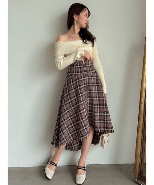 dazzlin(ダズリン)の「ワンショルアンバランスボタンニットトップス(ニット/セーター・レディース・オフホワイト/ピンク/ブラック/ネイビー・FREE)」の15枚目の写真