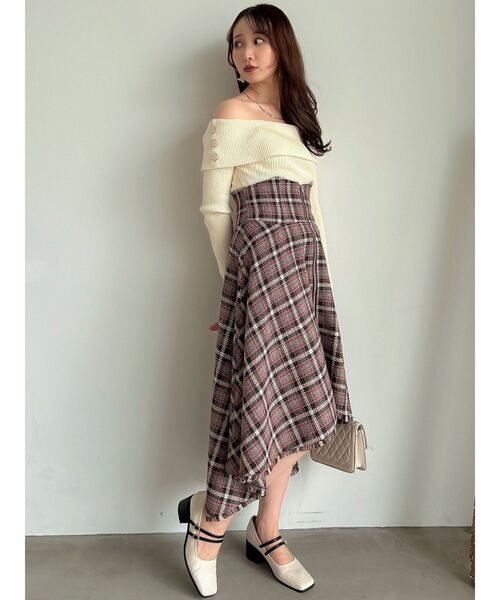 dazzlin(ダズリン)の「ワンショルアンバランスボタンニットトップス(ニット/セーター・レディース・オフホワイト/ピンク/ブラック/ネイビー・FREE)」の16枚目の写真