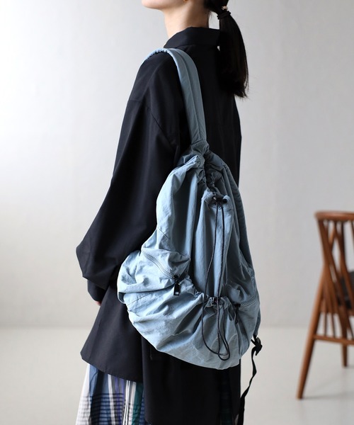 sakishimatokyo（サキシマトーキョー）の「ドロストシャーリングデザインリュック/バックパック（バックパック/リュック・レディース・ピンク/ベージュ/ライトブルー/ブラック・FREE）」の11枚目の写真