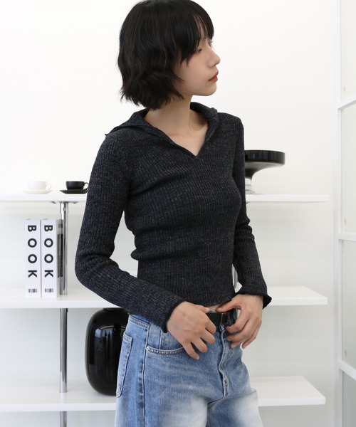 UNE MANSION(ユヌマンション)の「スリムフィットVネックカラーラメニット(Tシャツ/カットソー・レディース・ブラウン/ブラック・FREE)」の13枚目の写真