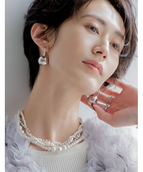 Re:EDIT（リエディ）の「[選べる]ビッグメタルボールピアスorイヤリング[返品交換不可]（ピアス（両耳用）・レディース・シルバー系その他/ゴールド/シルバー/ゴールド系その他・FREE）」の8枚目の写真