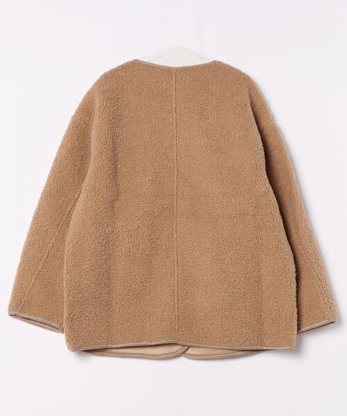 aimoha(アイモハ)の「ゆったりボアトッパー (AW)(ノーカラージャケット・レディース・ブラック/チョコ/グレー・MEDIUM/LARGE)」の4枚目の写真