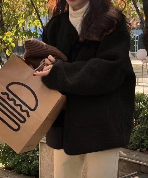 aimoha(アイモハ)の「ゆったりボアトッパー (AW)(ノーカラージャケット・レディース・ブラック/チョコ/グレー・MEDIUM/LARGE)」の13枚目の写真