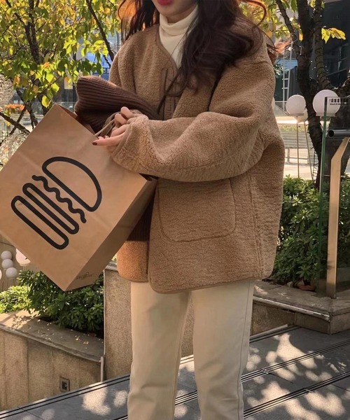 aimoha(アイモハ)の「ゆったりボアトッパー (AW)(ノーカラージャケット・レディース・ブラック/チョコ/グレー・MEDIUM/LARGE)」の10枚目の写真