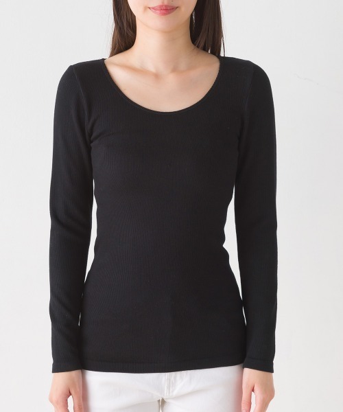 OMNES(オムネス)の「もちもち裏パイルUネック長袖Tシャツ(Tシャツ/カットソー・レディース・ブラック/グレイッシュベージュ/オートミール/グレー・MEDIUM/LARGE)」の2枚目の写真