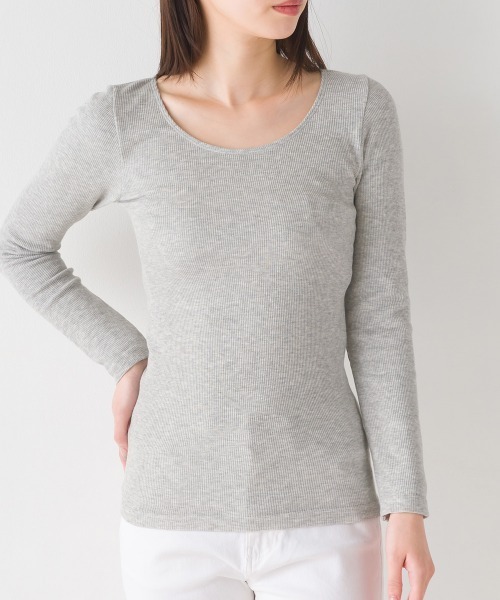 OMNES(オムネス)の「もちもち裏パイルUネック長袖Tシャツ(Tシャツ/カットソー・レディース・ブラック/グレイッシュベージュ/オートミール/グレー・MEDIUM/LARGE)」の5枚目の写真