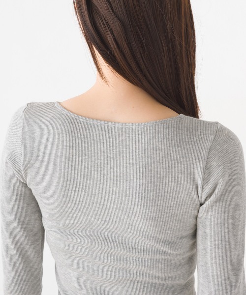 OMNES(オムネス)の「もちもち裏パイルUネック長袖Tシャツ(Tシャツ/カットソー・レディース・ブラック/グレイッシュベージュ/オートミール/グレー・MEDIUM/LARGE)」の15枚目の写真