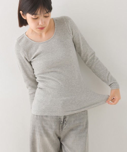 OMNES(オムネス)の「もちもち裏パイルUネック長袖Tシャツ(Tシャツ/カットソー・レディース・ブラック/グレイッシュベージュ/オートミール/グレー・MEDIUM/LARGE)」の20枚目の写真