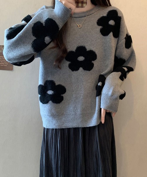 Primazel(プリマゼル)の「立体フラワーニットトップスセーター(ニット/セーター・レディース・ブラック/グレー・M)」の4枚目の写真