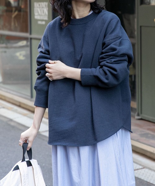 FORK&SPOON(フォークアンドスプーン)の「FORK&SPOON スーピマコットン混反毛クルーネックスウェット(スウェット・レディース・チャコールグレー/アイボリー/ライトブルー・1)」の1枚目の写真