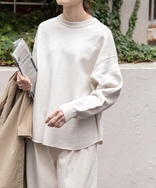 FORK&SPOON(フォークアンドスプーン)の「FORK&SPOON スーピマコットン混反毛クルーネックスウェット(スウェット・レディース・チャコールグレー/アイボリー/ライトブルー・1)」の2枚目の写真