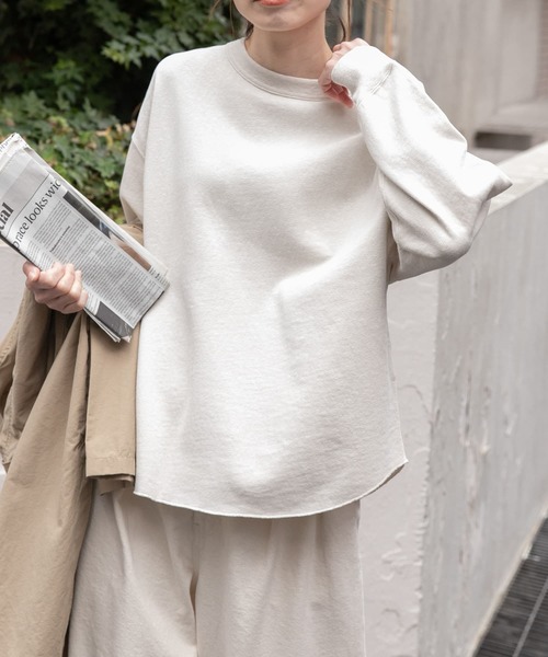 FORK&SPOON(フォークアンドスプーン)の「FORK&SPOON スーピマコットン混反毛クルーネックスウェット(スウェット・レディース・チャコールグレー/アイボリー/ライトブルー・1)」の4枚目の写真