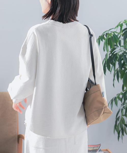 FORK&SPOON(フォークアンドスプーン)の「FORK&SPOON スーピマコットン混反毛クルーネックスウェット(スウェット・レディース・チャコールグレー/アイボリー/ライトブルー・1)」の15枚目の写真